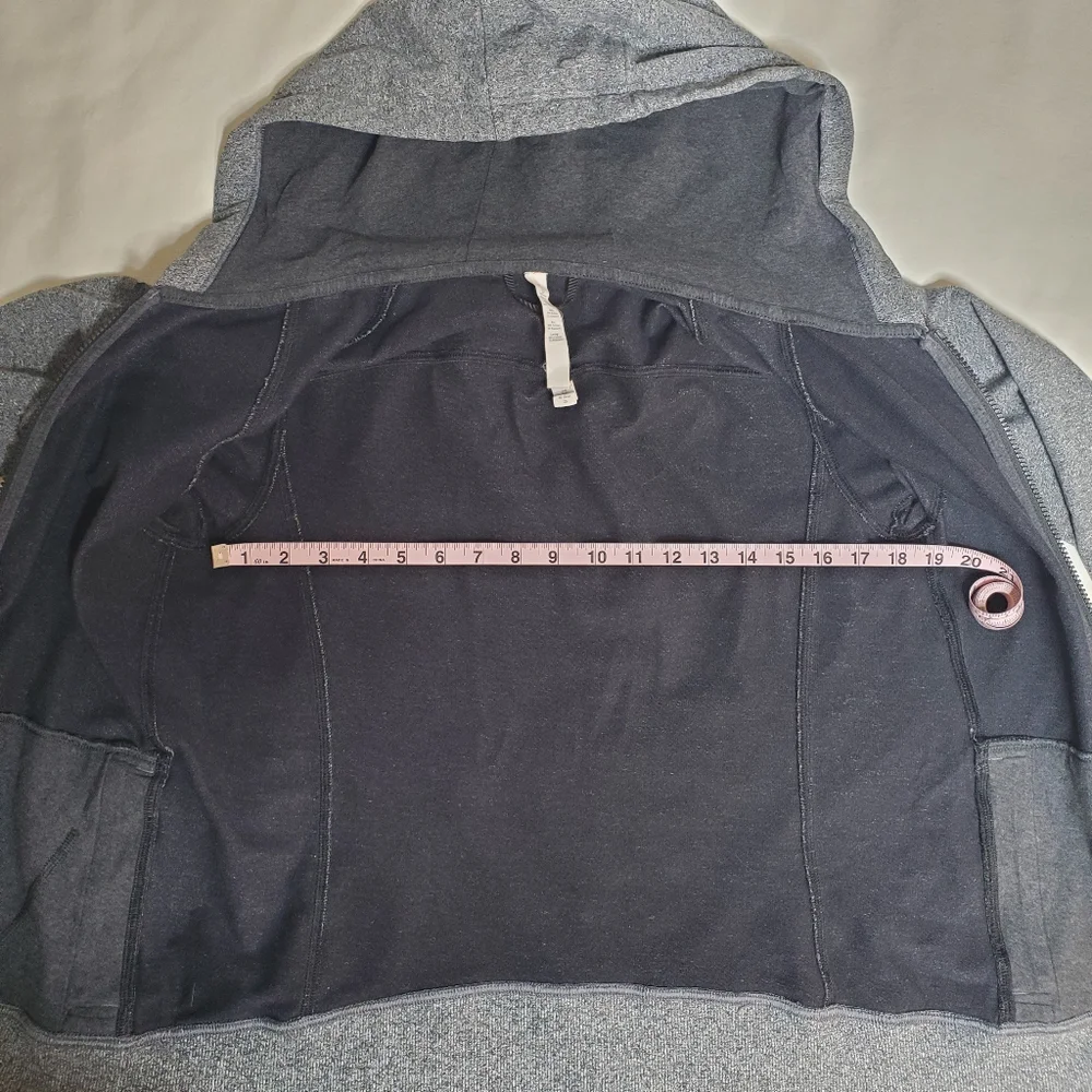 Lululemon Women's Zipup Hoodie - Picture 11 of 11